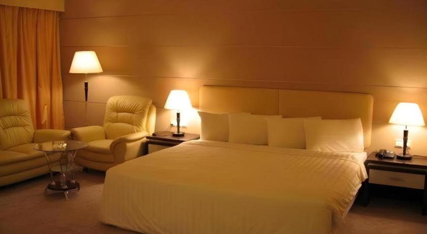 Ritz Garden Hotel ايبوه المظهر الخارجي الصورة