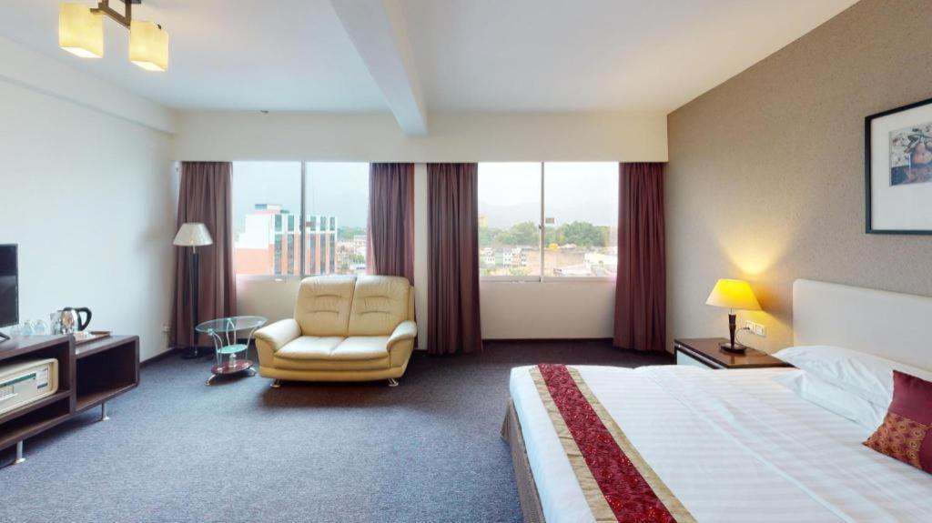 Ritz Garden Hotel ايبوه المظهر الخارجي الصورة