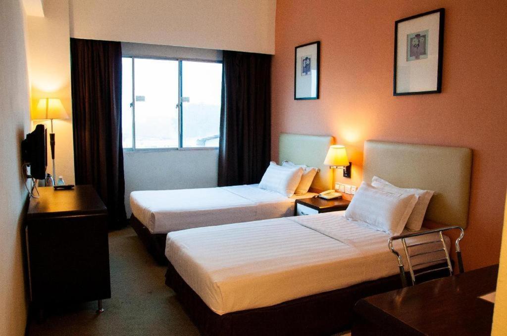 Ritz Garden Hotel ايبوه المظهر الخارجي الصورة
