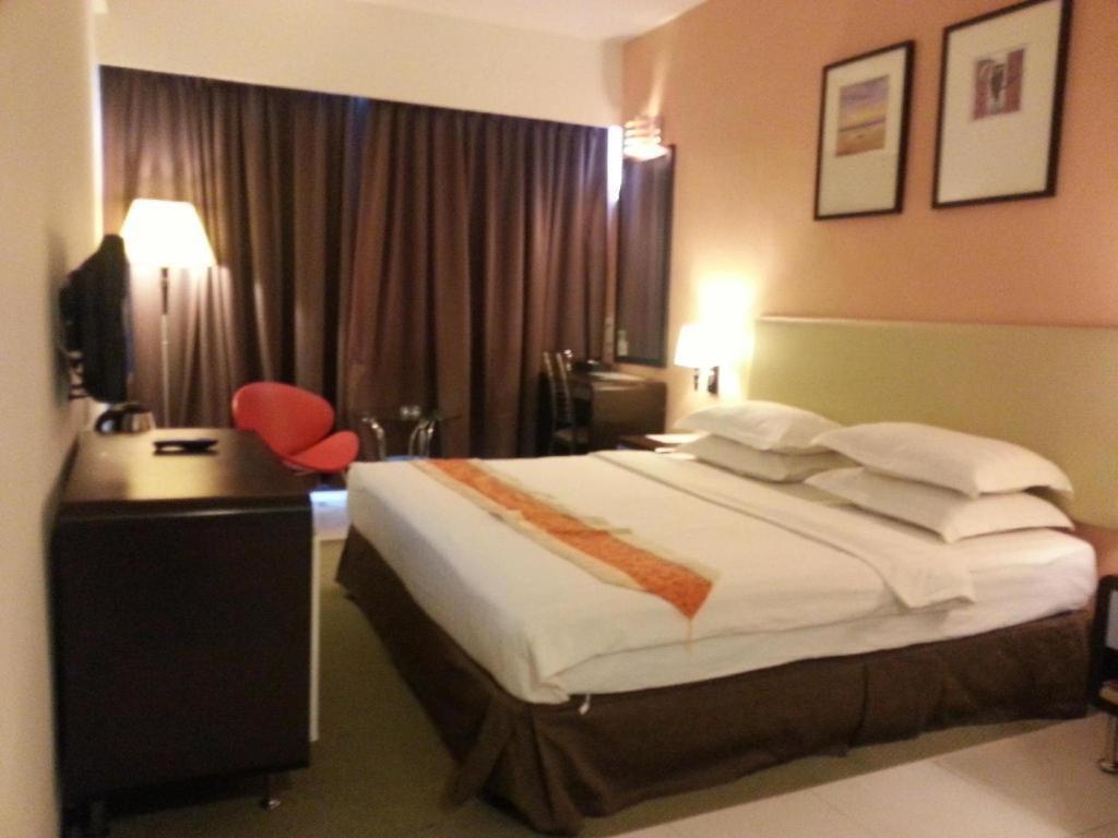 Ritz Garden Hotel ايبوه المظهر الخارجي الصورة