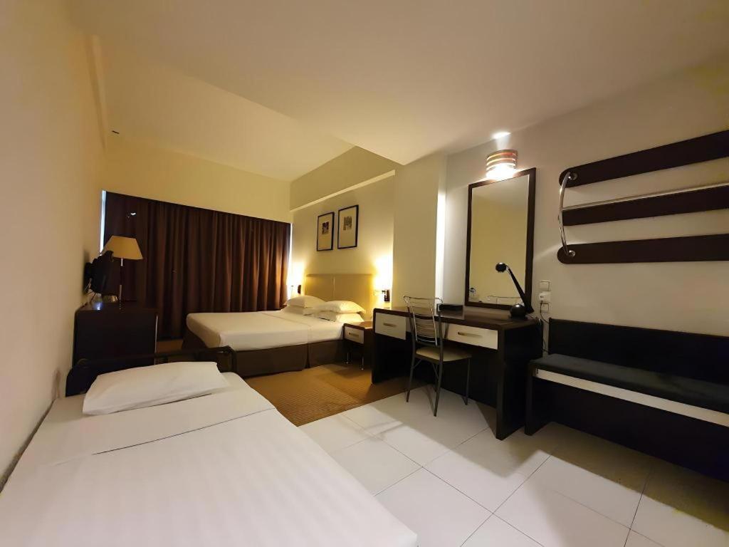 Ritz Garden Hotel ايبوه المظهر الخارجي الصورة