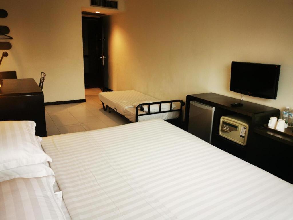 Ritz Garden Hotel ايبوه المظهر الخارجي الصورة